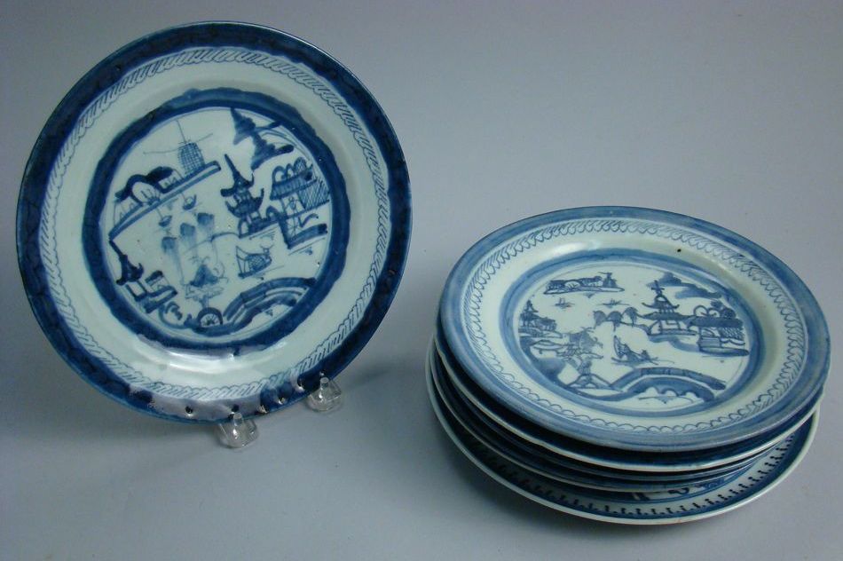 Appraisal: SEVEN CHINESE EXPORT BLUE AND WHITE PORCELAIN PLATES th CenturyDiameters