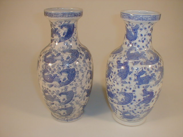 Appraisal: A pair of Chinese blue and white baluster vases each