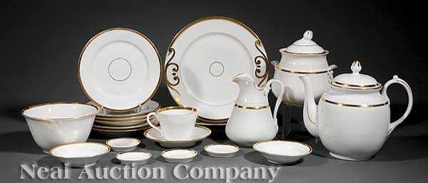 Appraisal: A Paris Porcelain Anneau d'Or Dessert Service th c consisting