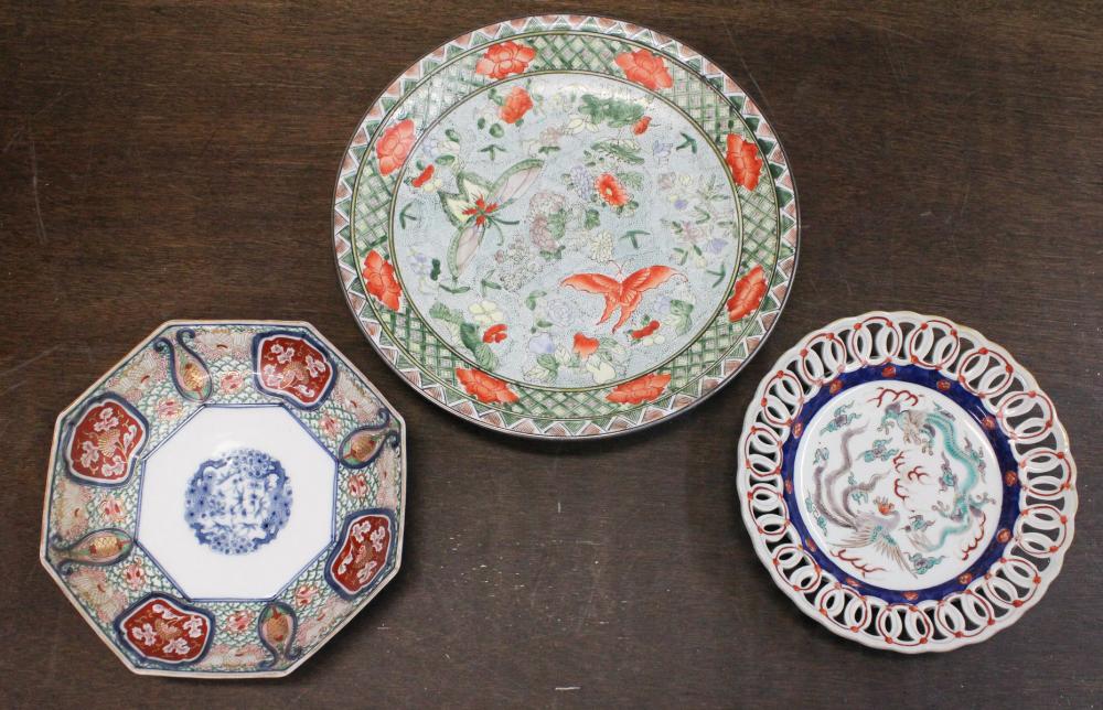 Appraisal: THREE CHINESE PORCELAIN ARTICLES including an octagonal Imari dish Three