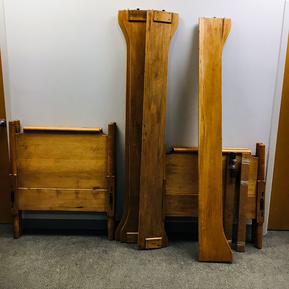 Appraisal: Pair of Shaker-style Maple Twin Beds Pair of Shaker-style Maple