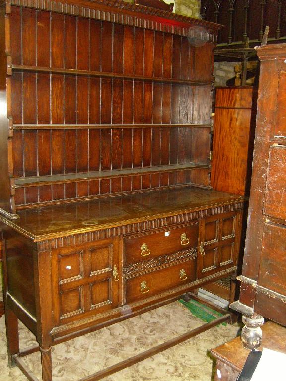 Appraisal: A good quality 's oak dresser the base fitted with