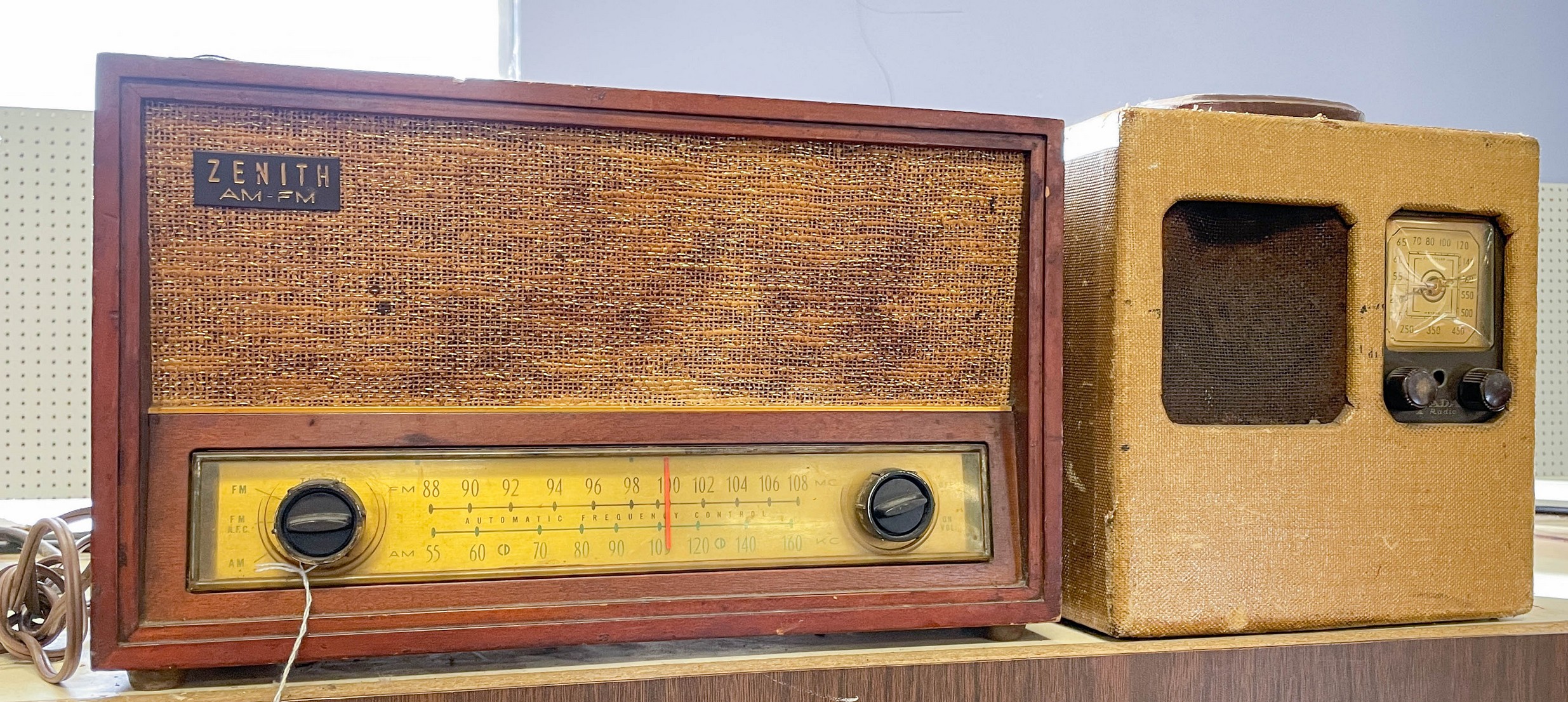 Appraisal: Vintage radios c o Fada portable x - x -