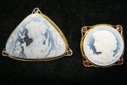 Appraisal: Two karat yellow gold cameo brooches Roberta Gioielliroberta gioielli italy