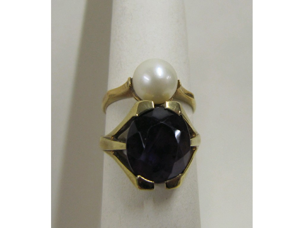 Appraisal: Lot comprising a ct gold amethyst single stone ring and