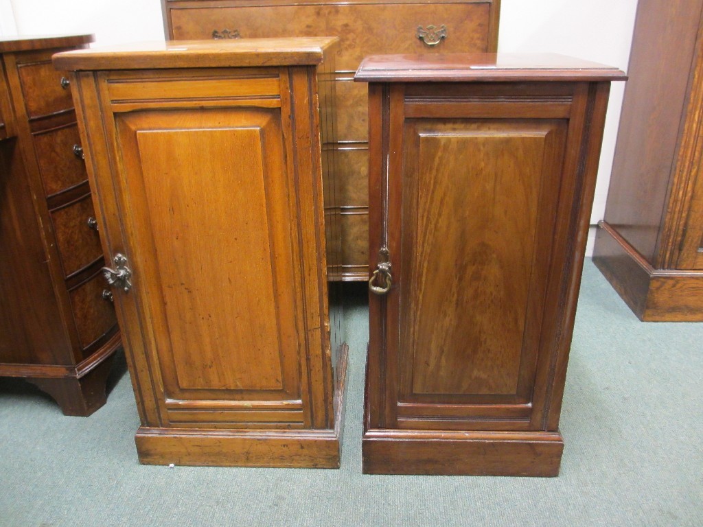 Appraisal: Two Victorian bedside lockers