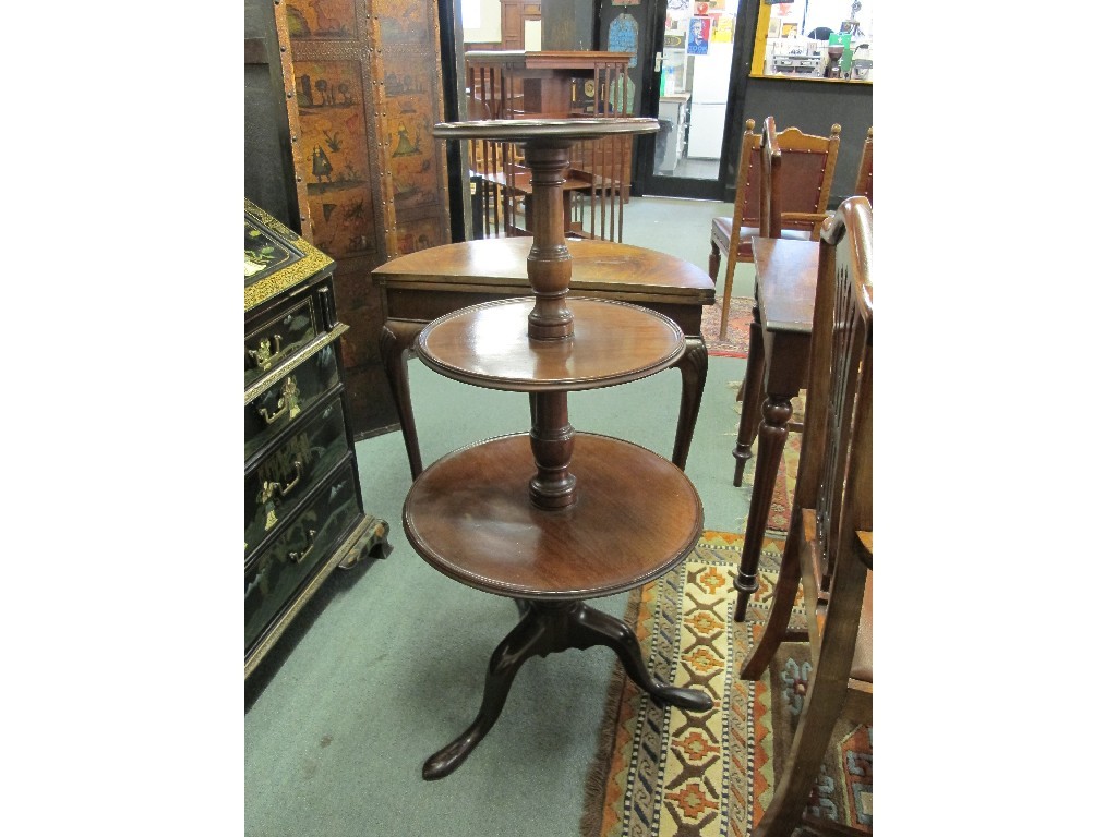 Appraisal: Victorian mahogany dumb waiter