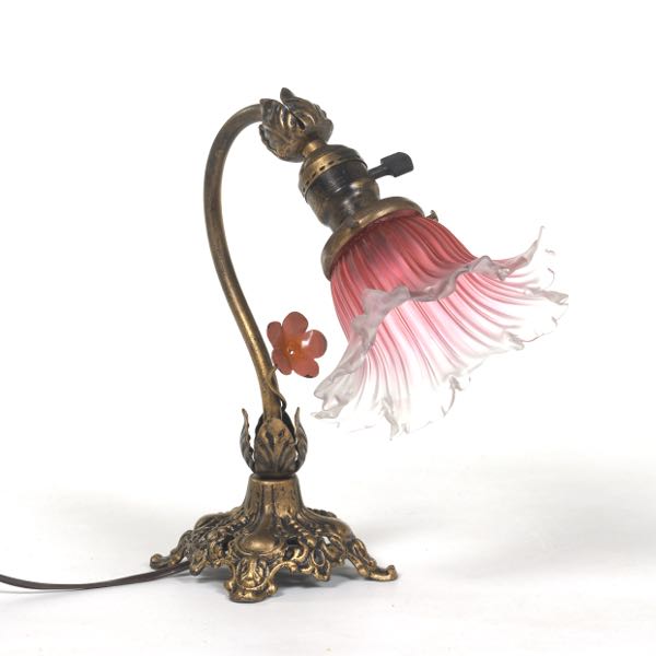 Appraisal: BOUDOIR LAMP WITH PINK METEOR SHADE x x Floral lamp