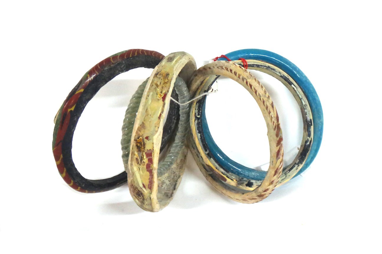 Appraisal: A group of six early Islamic glass bangles th- th