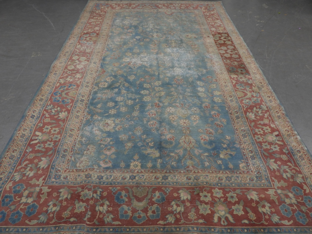 Appraisal: ROOM SIZE BLUE MAHAL RUG Middle East th CenturyRed tan