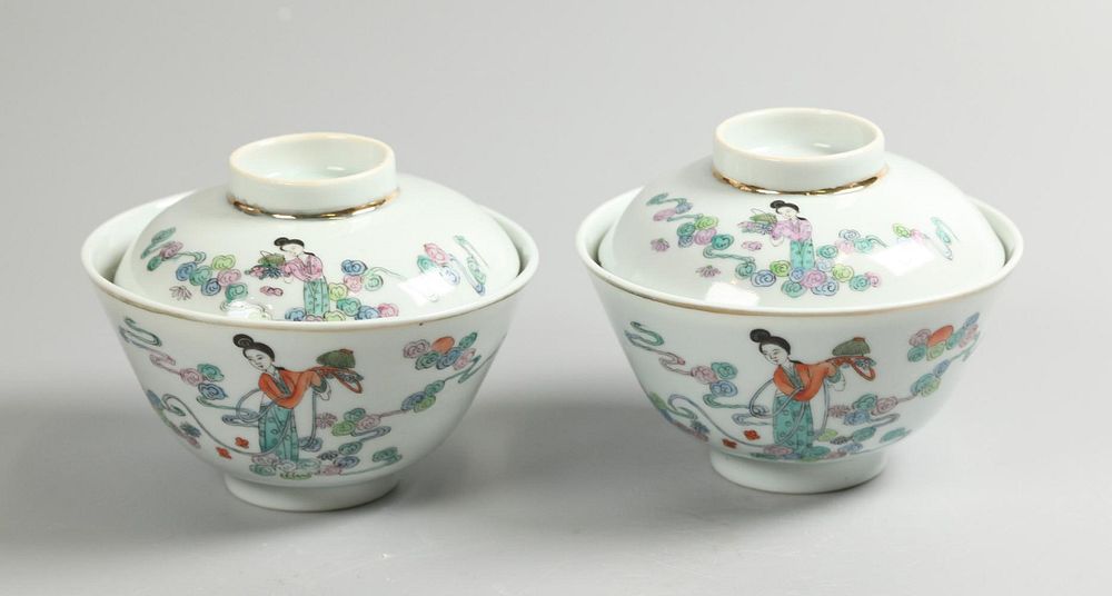 Appraisal: pair of Chinese porcelain cover bowls possibly Republican period each