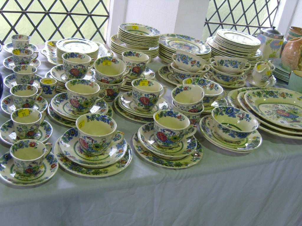 Appraisal: An extensive collection of Masons Strathmore pattern dinner tea and