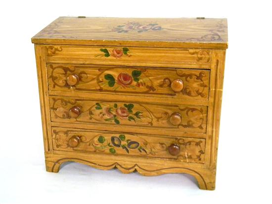 Appraisal: Child's diminutive desk th C pine with false graining and