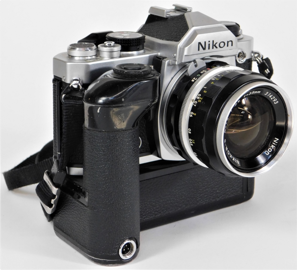 Appraisal: NIKON FM SLR CAMERA NIKKOR-S AUTO MM F Nikon FM