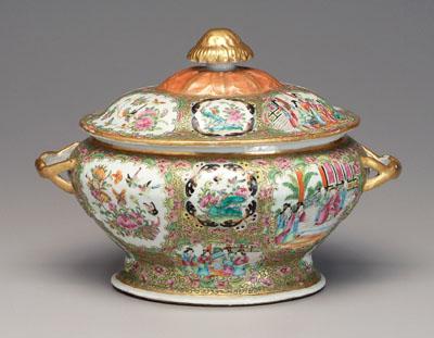 Appraisal: Chinese famille rose lidded tureen rose medallion gilt knop double