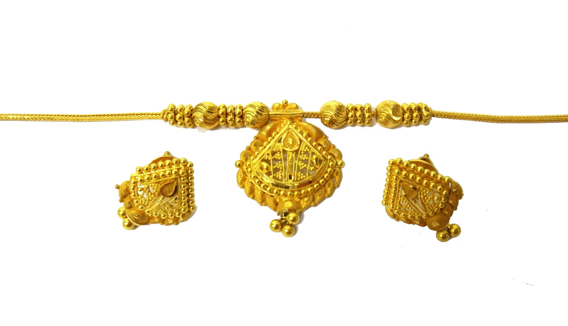 Appraisal: A gold necklace and a matching pair of gold earstuds