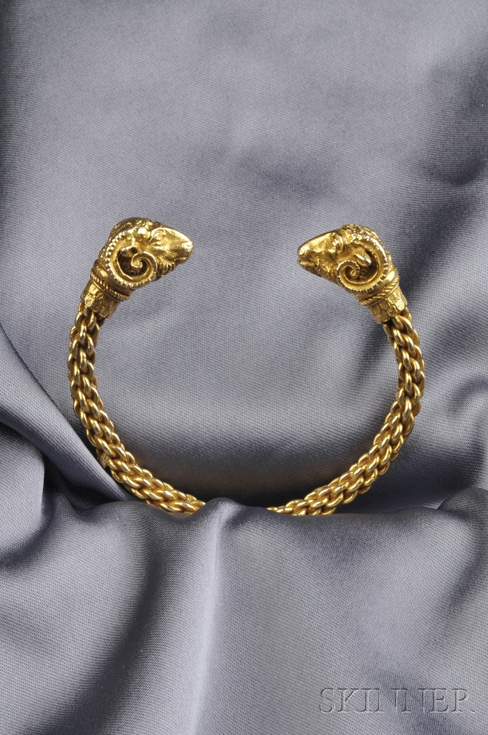 Appraisal: kt Gold Ram's Head Bracelet designed as a cuff with