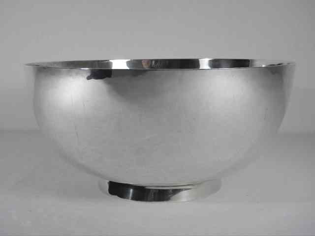 Appraisal: William DeMatteo sterling silver hand-wrought bowl Stamped on base ''deM