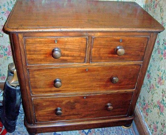 Appraisal: A Victorian mahogany chest the rectangular top with moulded edge