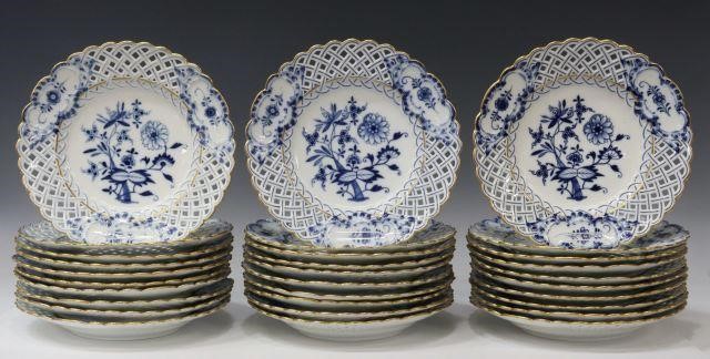 Appraisal: lot of German porcelain luncheon plates Meissen in the Blue