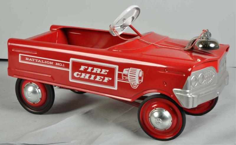 Appraisal: Murray V-Front Fire Chief's Car Pedal Toy Description s Pressed