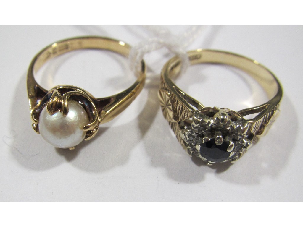 Appraisal: Two ct gold dress rings to include a sapphire and