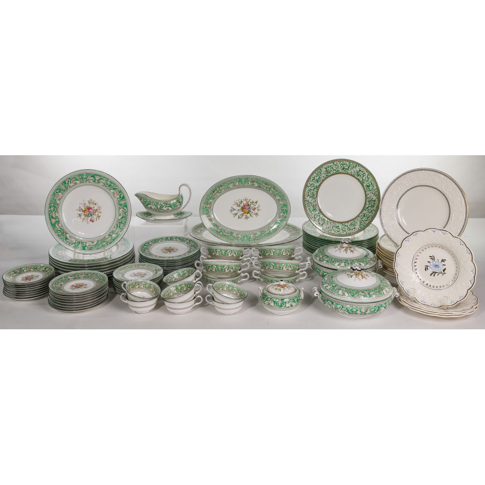 Appraisal: WEDGWOOD CHINA ASSORTMENTOver pieces including approximately piece Florentine Green Rim