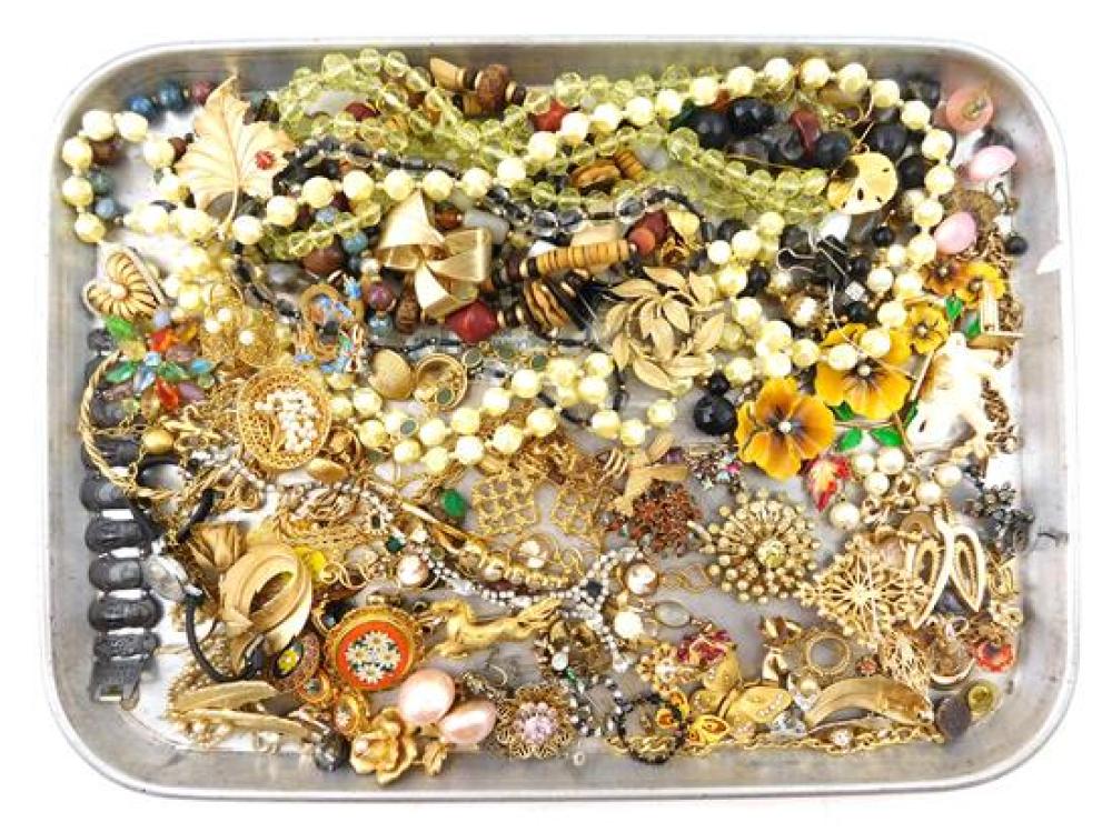 Appraisal: COSTUME JEWELRY Collection of fine costume jewelry pieces makers include