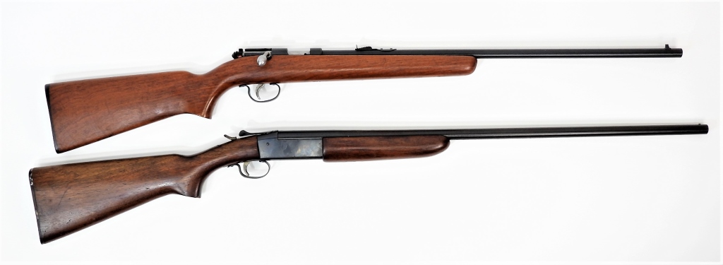 Appraisal: A SHOTGUN AND A RIFLE United States A gauge Winchester