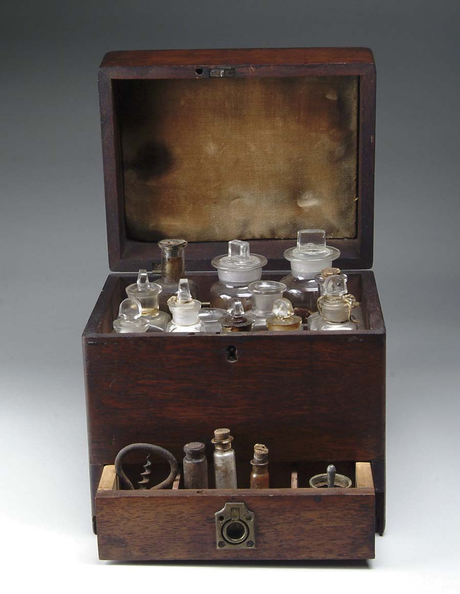 Appraisal: TH CENTURY APOTHECARY BOX About x x - Hinged top