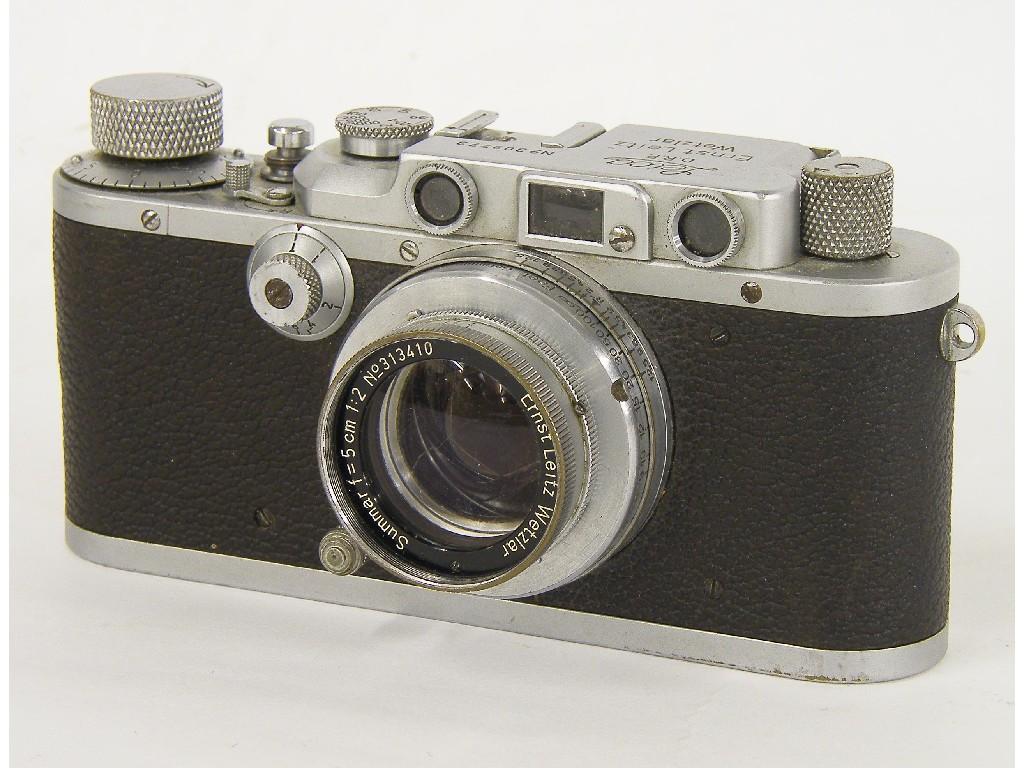 Appraisal: Leica camera no