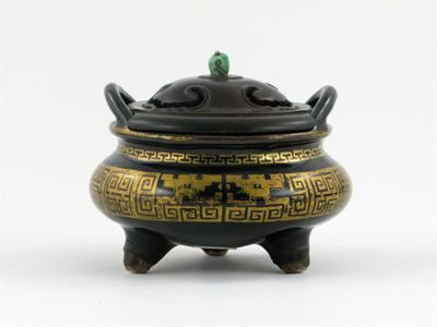 Appraisal: A Chinese porcelain censer with a pierced wood cover the