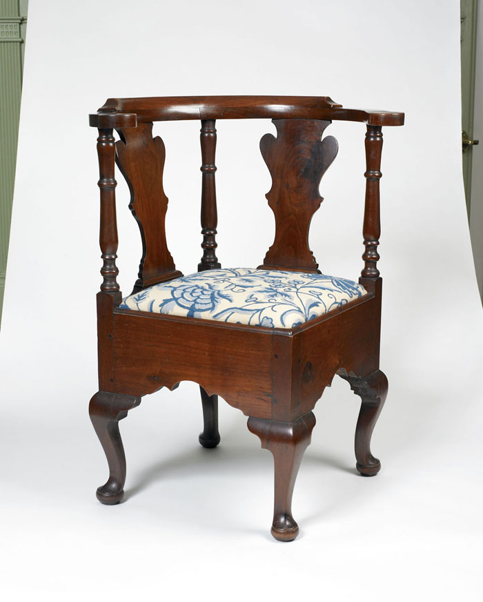 Appraisal: PHILADELPHIA QUEEN ANNE WALNUT CORNER COMMODE CHAIR The stepped pillow