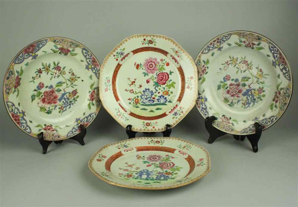 Appraisal: PAIR OF CHINESE EXPORT DISHES TH CENTURY of octagonal shape