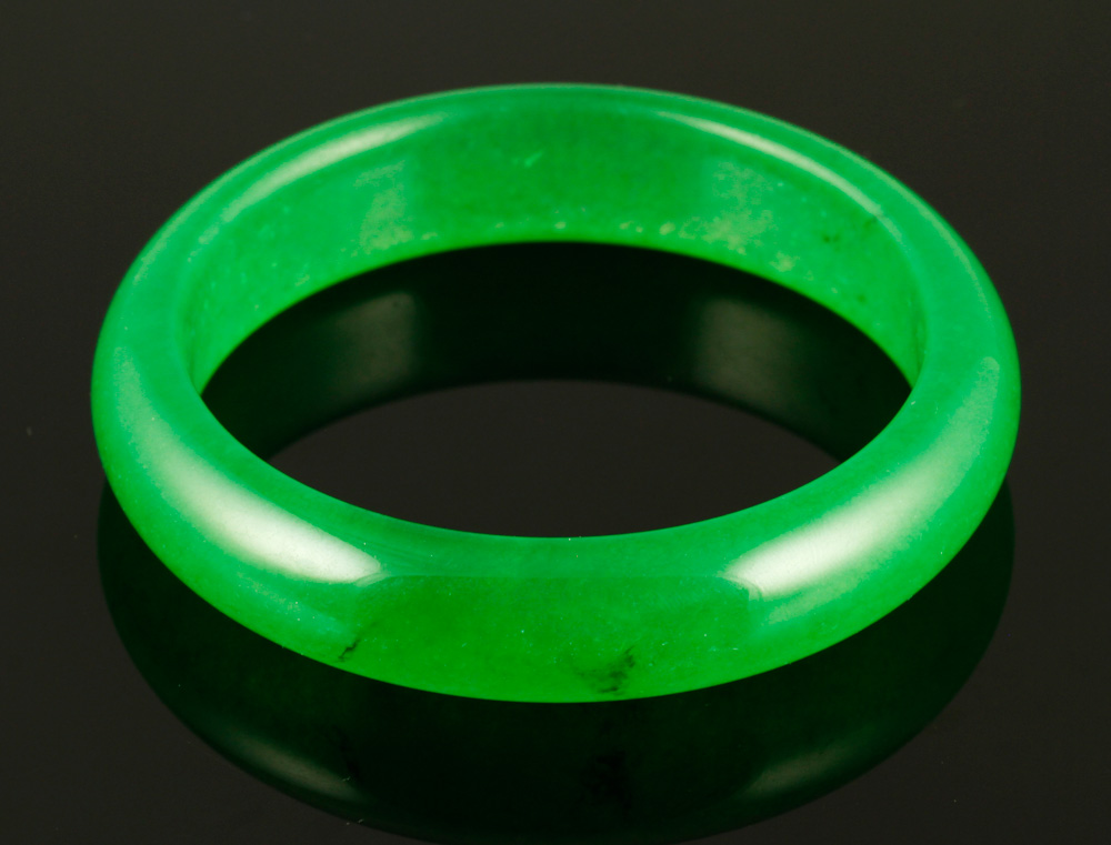 Appraisal: - Chinese Jade bracelet Chinese bracelet jade dia Provenance CT