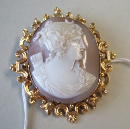 Appraisal: A Victorian oval shell cameo brooch carved as the portrait