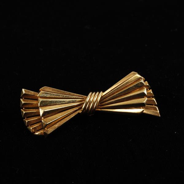 Appraisal: Tiffany Co Retro Crimped K Yellow Gold bow pin brooch