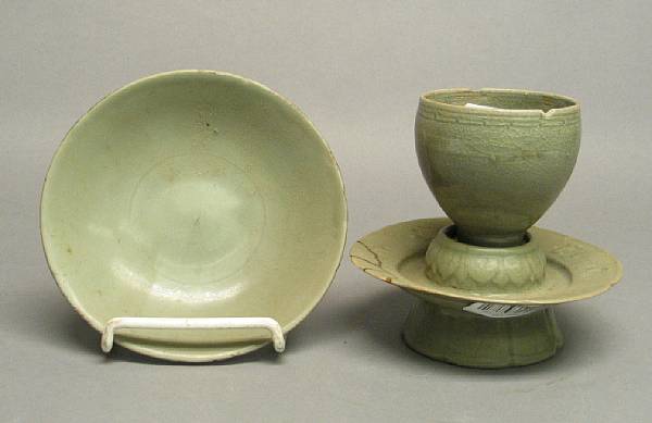 Appraisal: An assembled Korean celadon glazed stoneware cup and cup stand