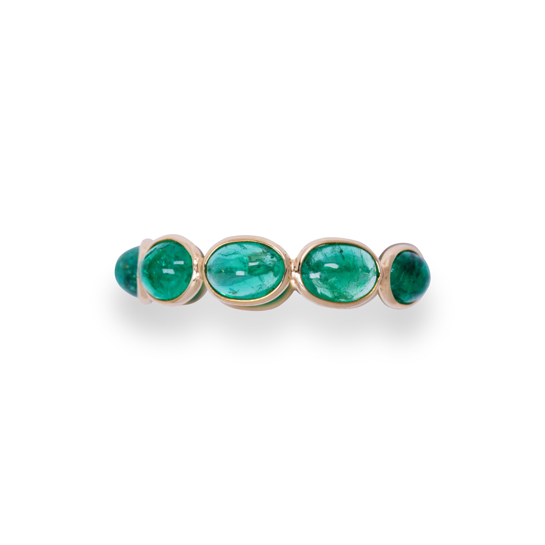 Appraisal: AN EMERALD AND EIGHTEEN KARAT GOLD RING An emerald and