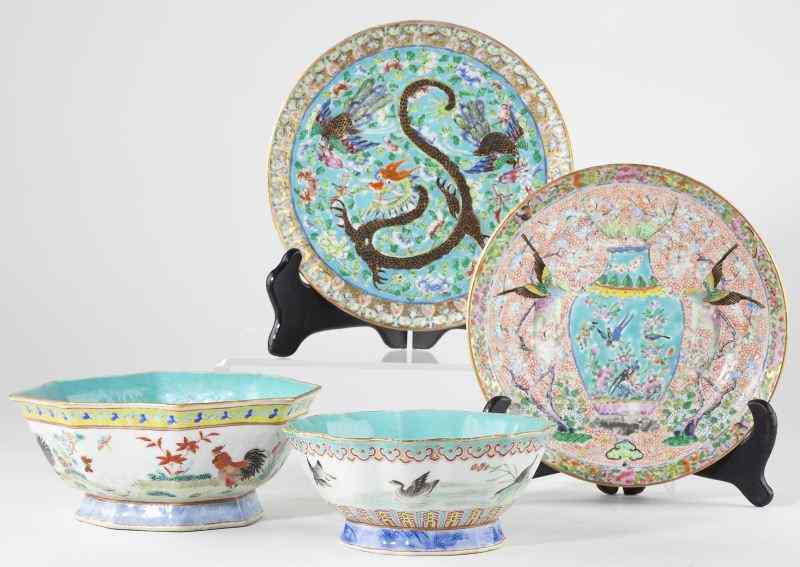 Appraisal: Four Chinese Export Porcelain Items th centuryconsisting of plates both