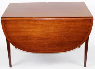 Appraisal: Mahogany drop leaf table on tapered legs Mahogany drop leaf