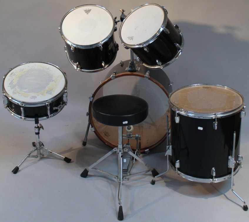 Appraisal: A Yamaha DP series drum kit to include snare base