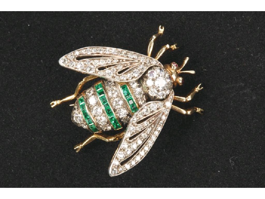 Appraisal: A TH CENTURY BEE BROOCH pave-set overall with graduated round