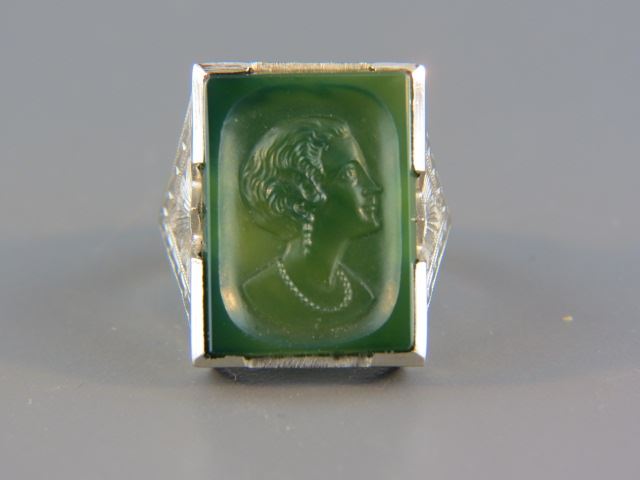 Appraisal: k Gold Art Deco Ring green chalcedony cameo with profile