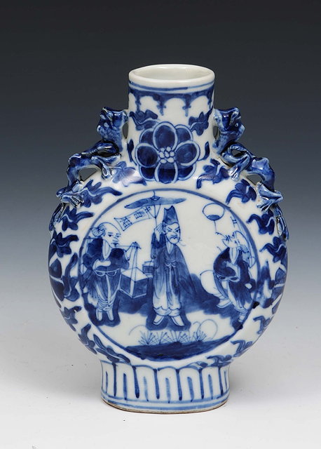 Appraisal: A Chinese blue and white porcelain moon flaskGuangxudecorated to each