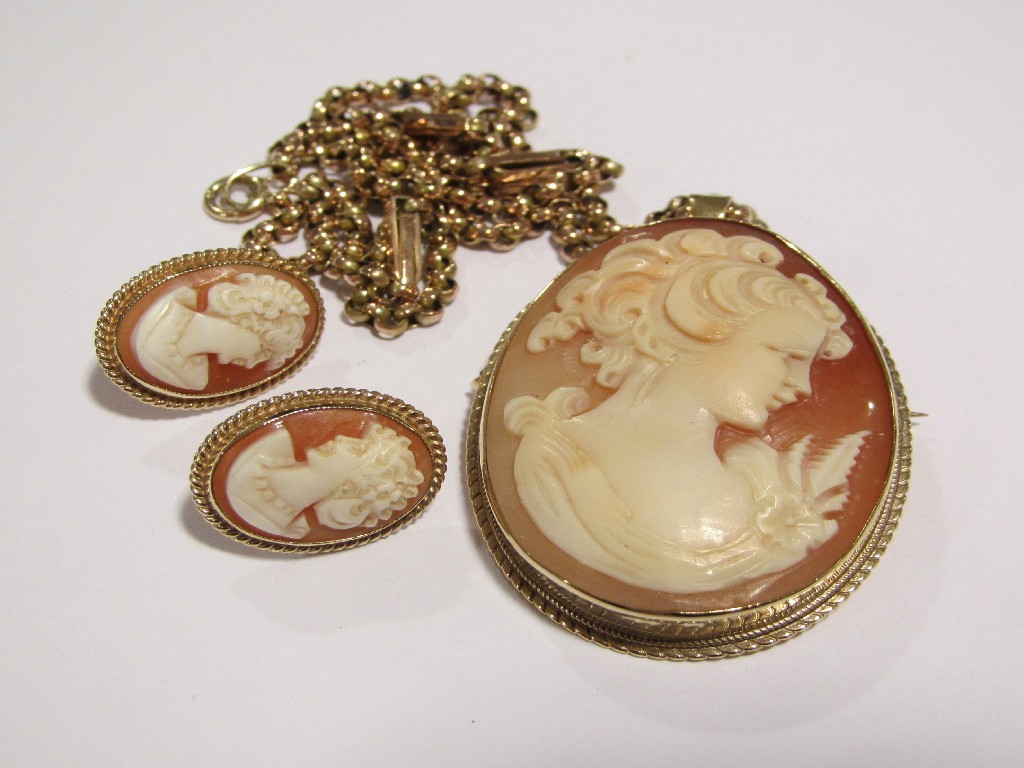 Appraisal: Lot comprising a ct gold mounted cameo brooch pendant a