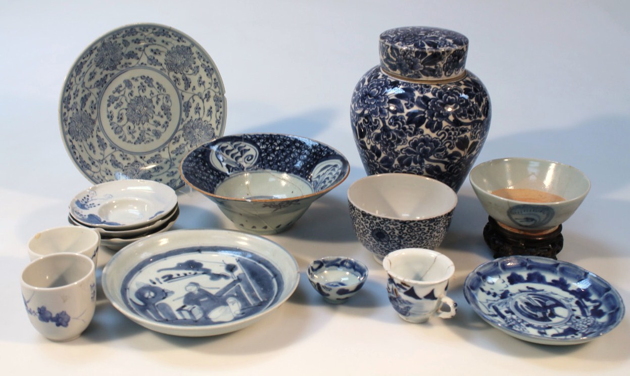 Appraisal: Various Chinese and Japanese blue and white earthenware and porcelain