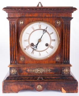 Appraisal: Ansonia Wood Cased Mantle Clock Wood cased mantle clock with