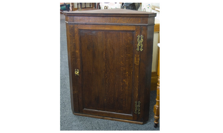 Appraisal: Early th Century Oak Hanging Corner Cupboard containing two internal