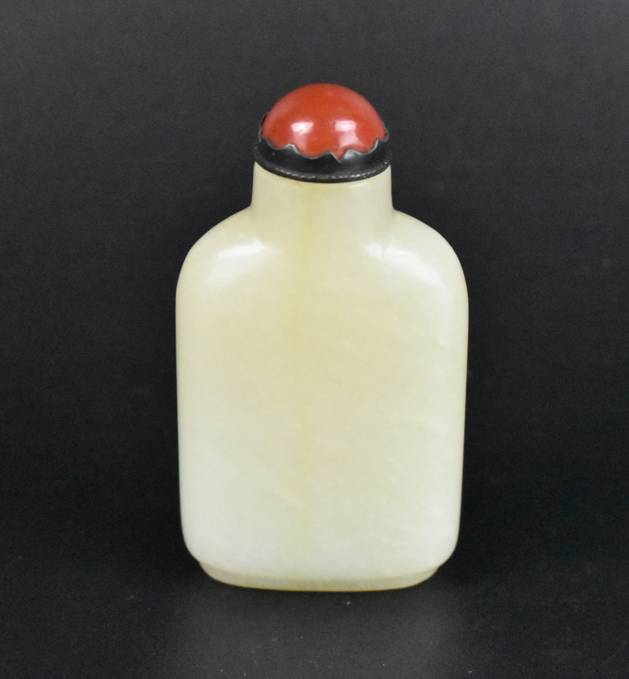 Appraisal: A Chinese white jade carved snuff bottle dating from the